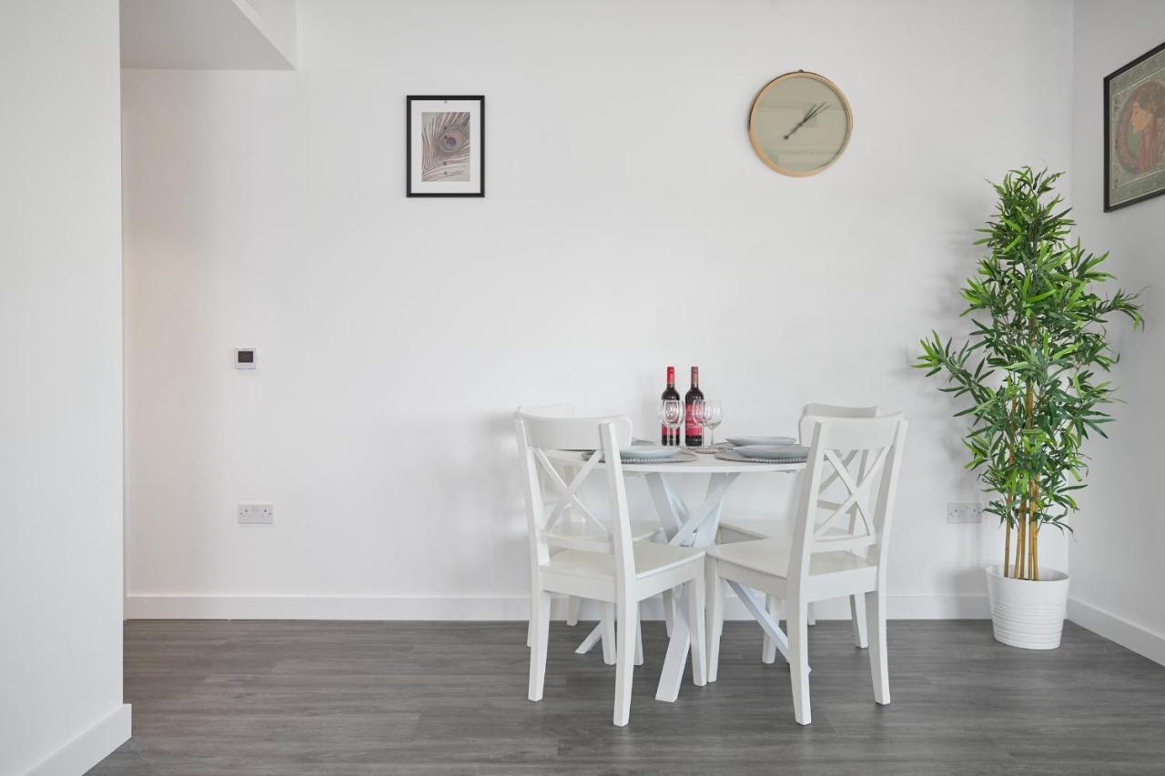 Morden Lovely 3Bedroom Apartment London Abbey Wood Eksteriør bilde